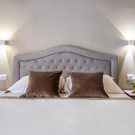 Santa Croce Luxury Suite - Dolcevita Holiday Florence Buitenkant foto