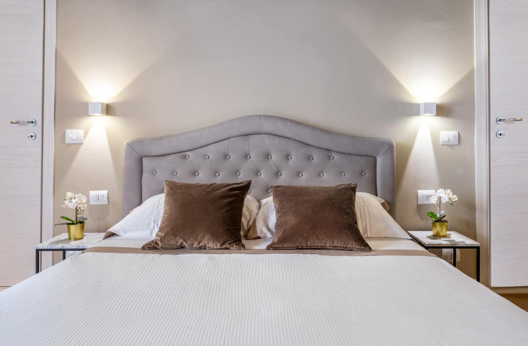 Santa Croce Luxury Suite - Dolcevita Holiday Florence Buitenkant foto