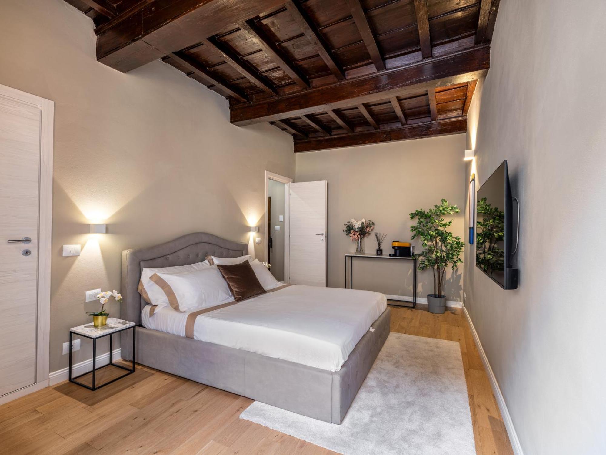Santa Croce Luxury Suite - Dolcevita Holiday Florence Buitenkant foto
