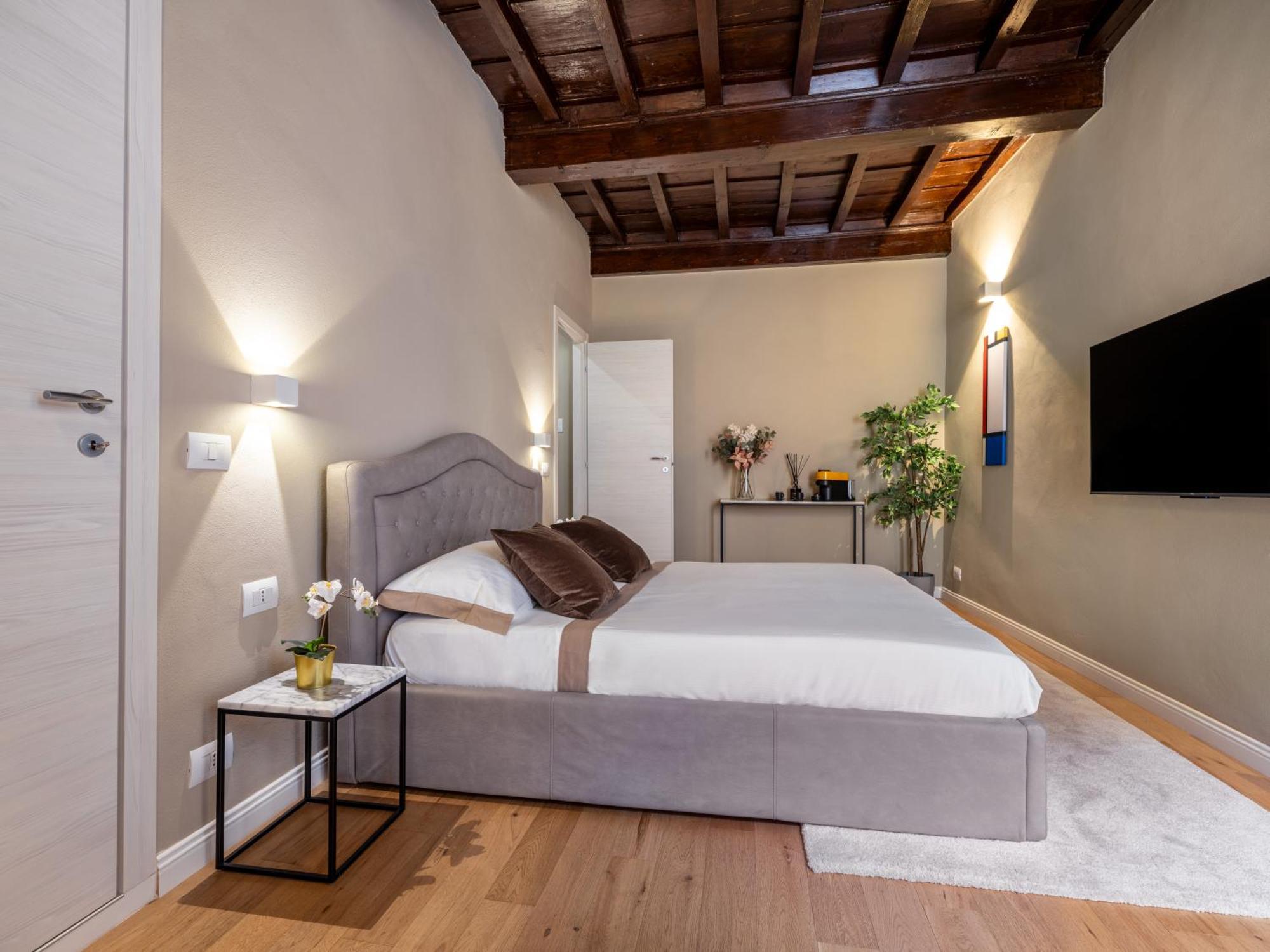 Santa Croce Luxury Suite - Dolcevita Holiday Florence Buitenkant foto